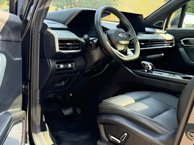 Geely Haoyue L — Фото автомобиля 3