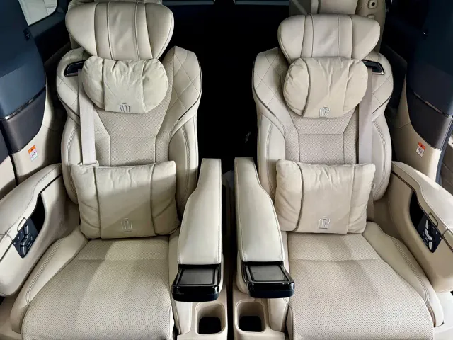 Toyota Vellfire — Фото автомобиля 8