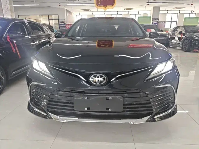 Toyota Camry — Фото автомобиля 2