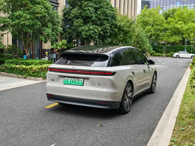 Li Auto i6 — Фото автомобиля 5