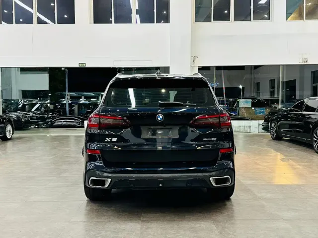 BMW X5 — Фото автомобиля 4
