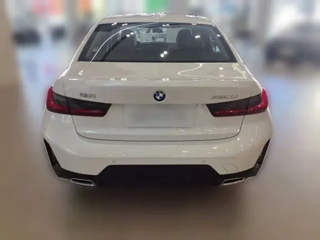 BMW 3 Series — Фото автомобиля 7