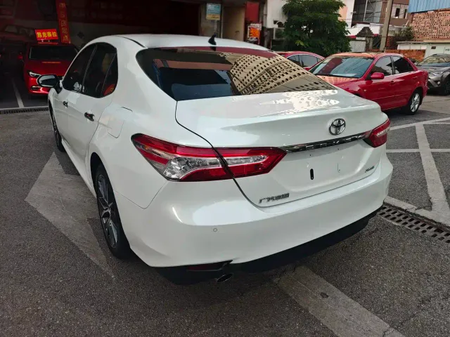 Toyota Camry — Фото автомобиля 7
