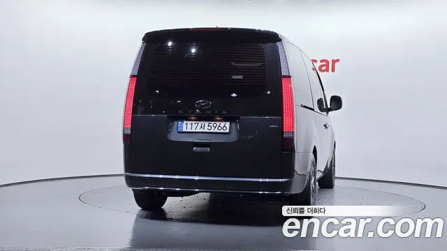 Hyundai Staria Staria 4WD Lounge 9 мест — Фото автомобиля 4