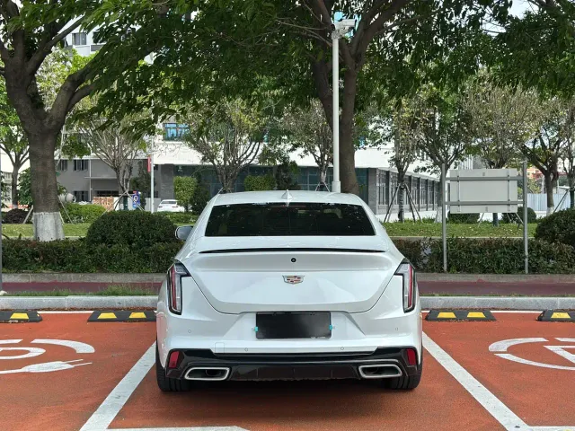Cadillac CT4 — Фото автомобиля 5