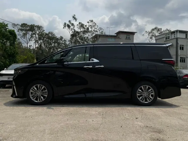 Toyota Alphard — Фото автомобиля 3