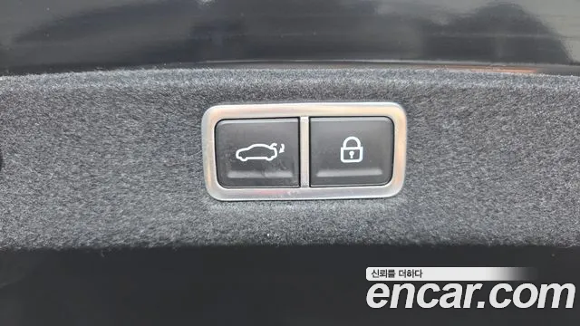 Hyundai Grandeur Grandeur (GN7) 2.5 Бензин 2WD — Фото автомобиля 8