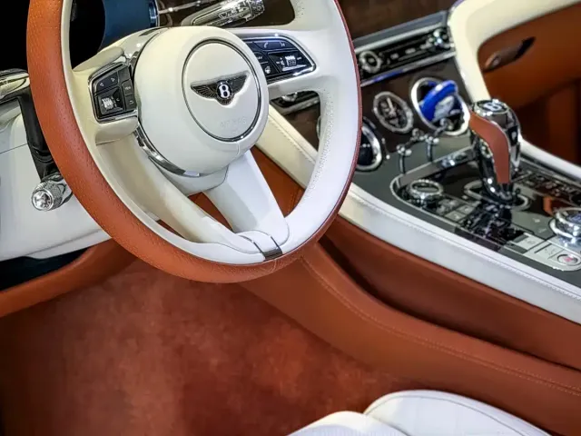 Bentley Continental — Фото автомобиля 23