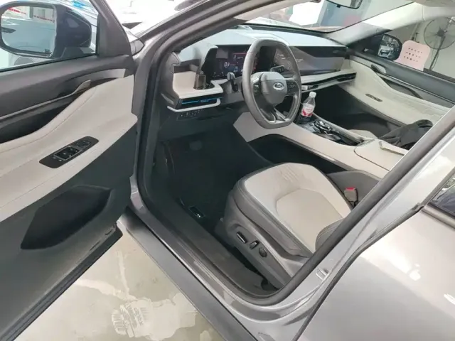 Ford Edge — Фото автомобиля 15