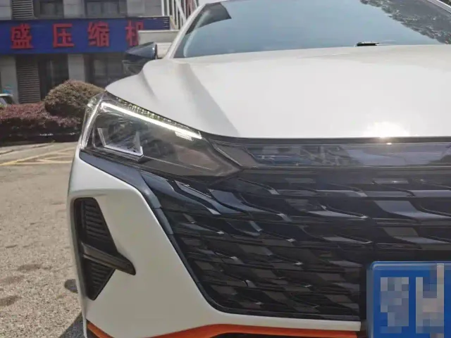Dongfeng Yixuan — Фото автомобиля 4