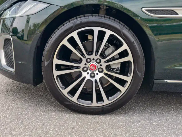 Jaguar XFL — Фото автомобиля 5