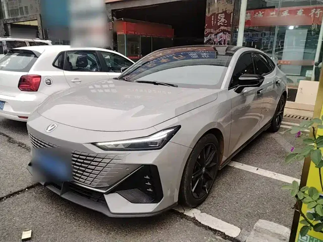 Фотография автомобиля — Changan UNI-V