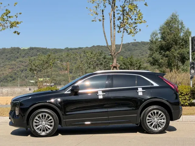 Cadillac XT4 — Фото автомобиля 3