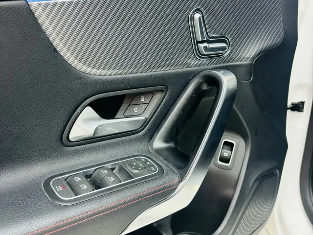 Mercedes-Benz A-Class — Фото автомобиля 10