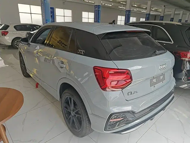 Audi Q2L — Фото автомобиля 4