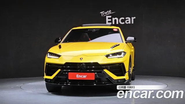 Lamborghini Urus — Фото автомобиля 3