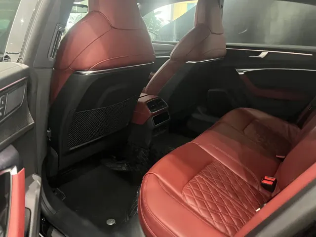 Audi A7L — Фото автомобиля 5