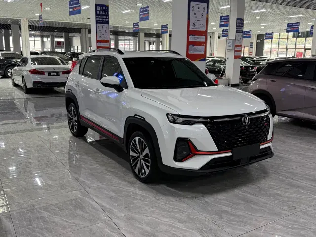 Changan CS35 Plus — Фото автомобиля 3