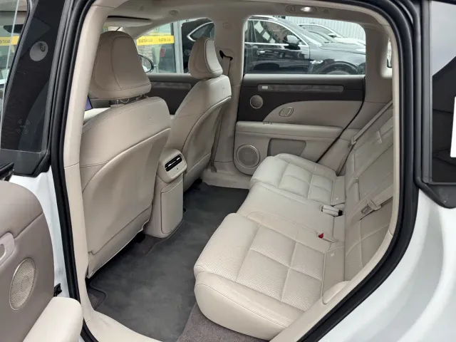 IM Motors LS6 — Фото автомобиля 9