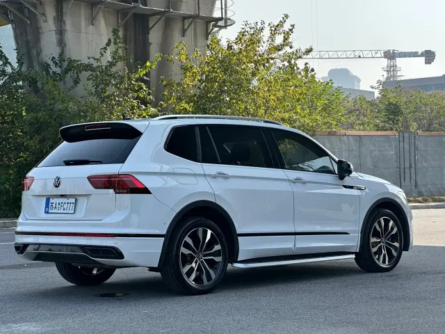 Volkswagen Tiguan L — Фото автомобиля 20