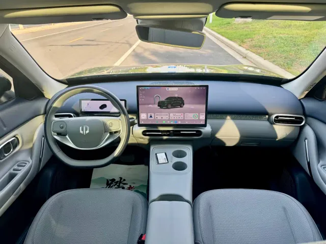 Leapmotor A10 — Фото автомобиля 6
