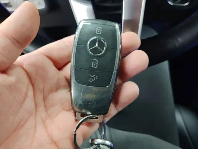 Mercedes-Benz GLE-Class — Фото автомобиля 8