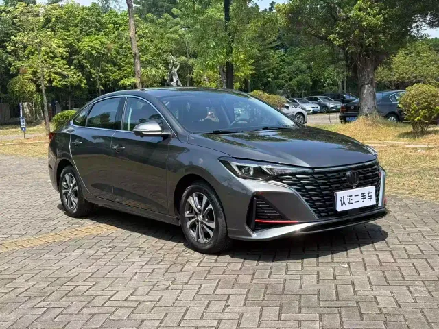 Changan Eado — Фото автомобиля 3