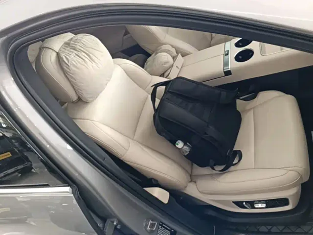 Li Auto Li Xiang L9 2022 Max — Фото автомобиля 24