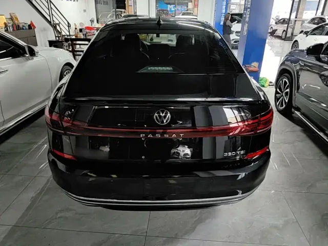 Volkswagen Passat — Фото автомобиля 5