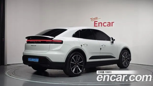 Porsche Macan Electric — Фото автомобиля 2