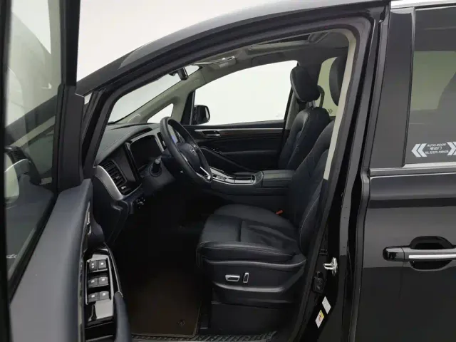 GAC Trumpchi M8 — Фото автомобиля 10