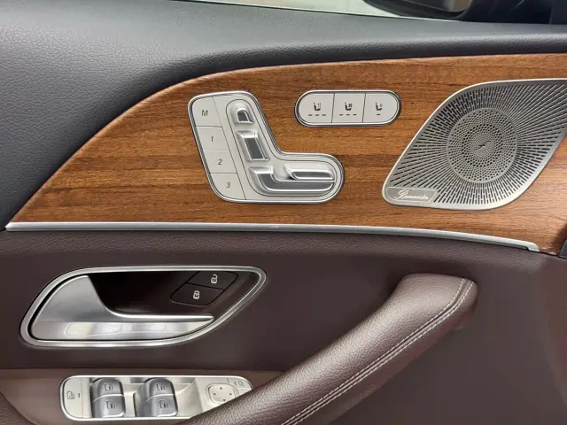 Mercedes-Benz GLS-Class — Фото автомобиля 12