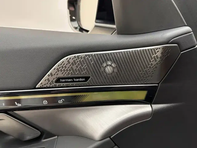 BMW 5 Series — Фото автомобиля 15