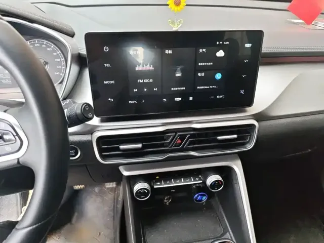 Geely Binyue — Фото автомобиля 5