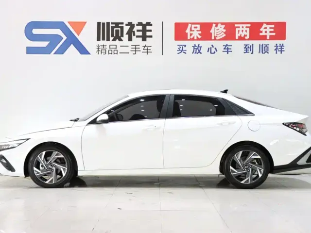 Hyundai Elantra — Фото автомобиля 6