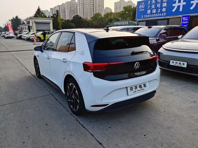 Volkswagen ID.3 — Фото автомобиля 6