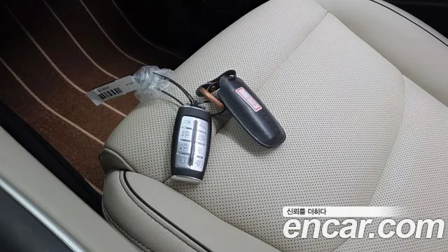 Genesis GV70 2.5T Бензин AWD — Фото автомобиля 29