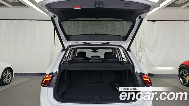 Volkswagen Tiguan Tiguan 2 поколение 2.0 TDI Prestige — Фото автомобиля 20