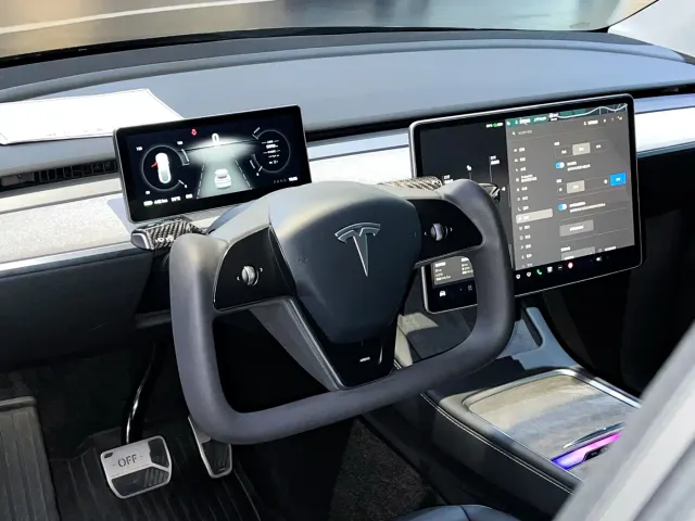 Tesla Model Y — Фото автомобиля 5