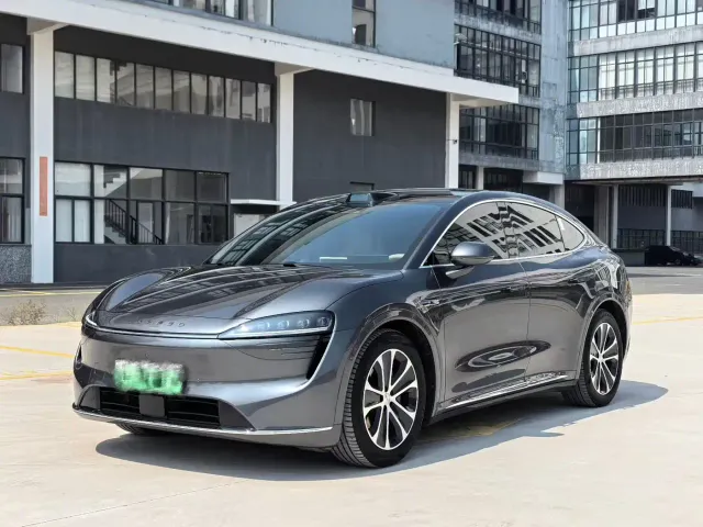 Фотография автомобиля — Luxeed R7