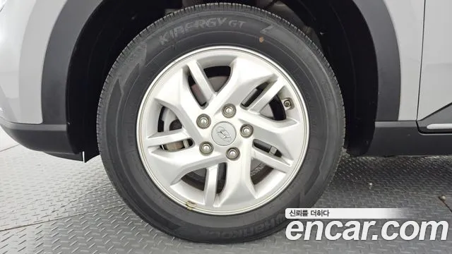 Hyundai Venue — Фото автомобиля 5