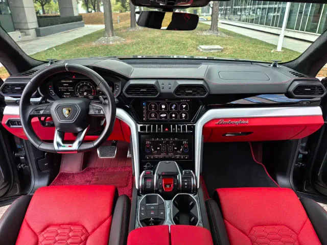 Lamborghini Urus — Фото автомобиля 24