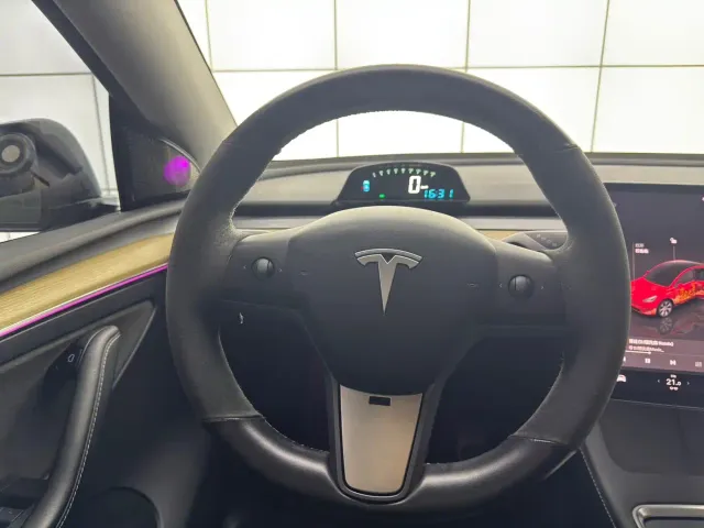 Tesla Model Y — Фото автомобиля 5