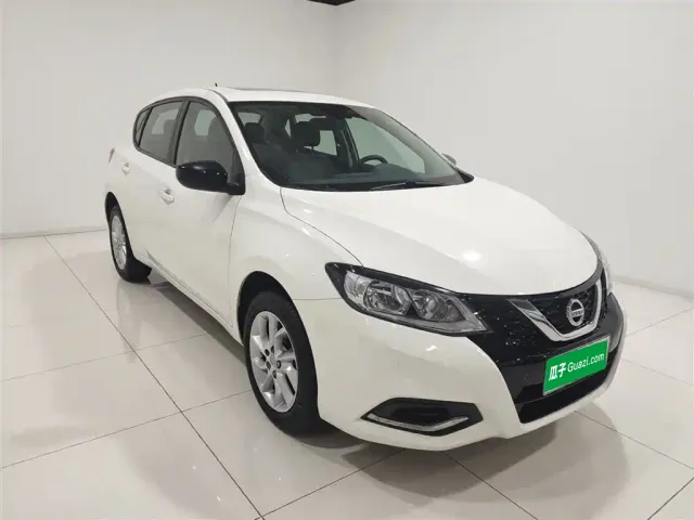 Nissan Tiida — Фото автомобиля 3