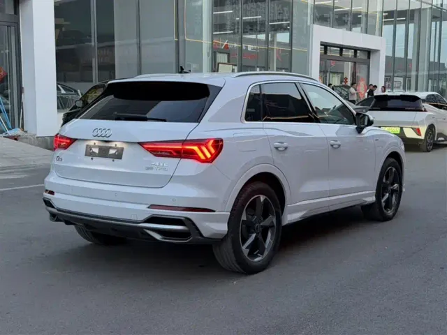 Audi Q3 — Фото автомобиля 9