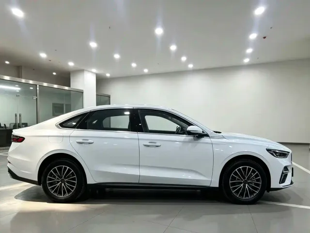 Geely Emgrand — Фото автомобиля 3