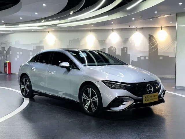 Mercedes-Benz EQE — Фото автомобиля 3