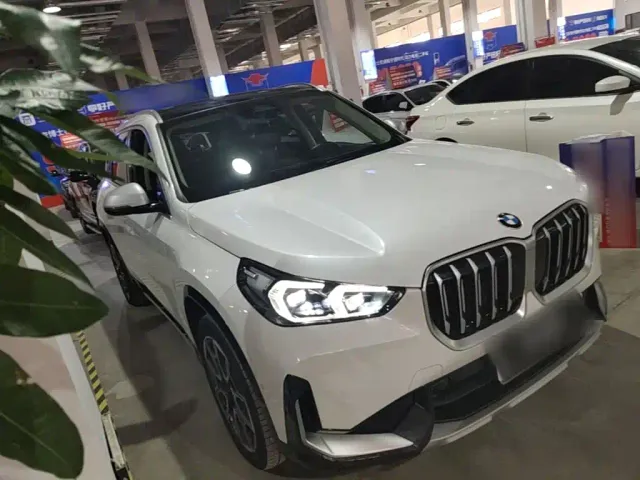 BMW X1 — Фото автомобиля 3