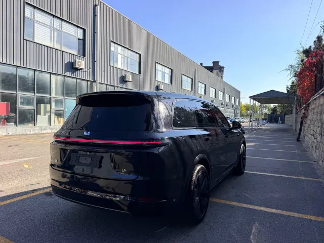 Li Auto L9 — Фото автомобиля 9
