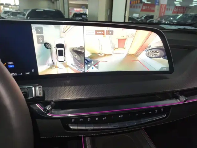 Cadillac XT5 — Фото автомобиля 12